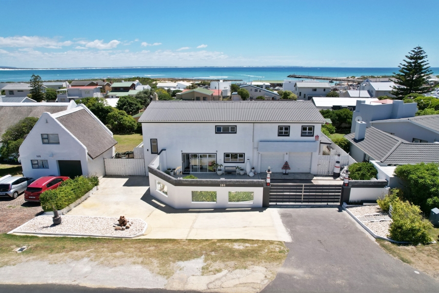 6 Bedroom Property for Sale in Struisbaai Western Cape